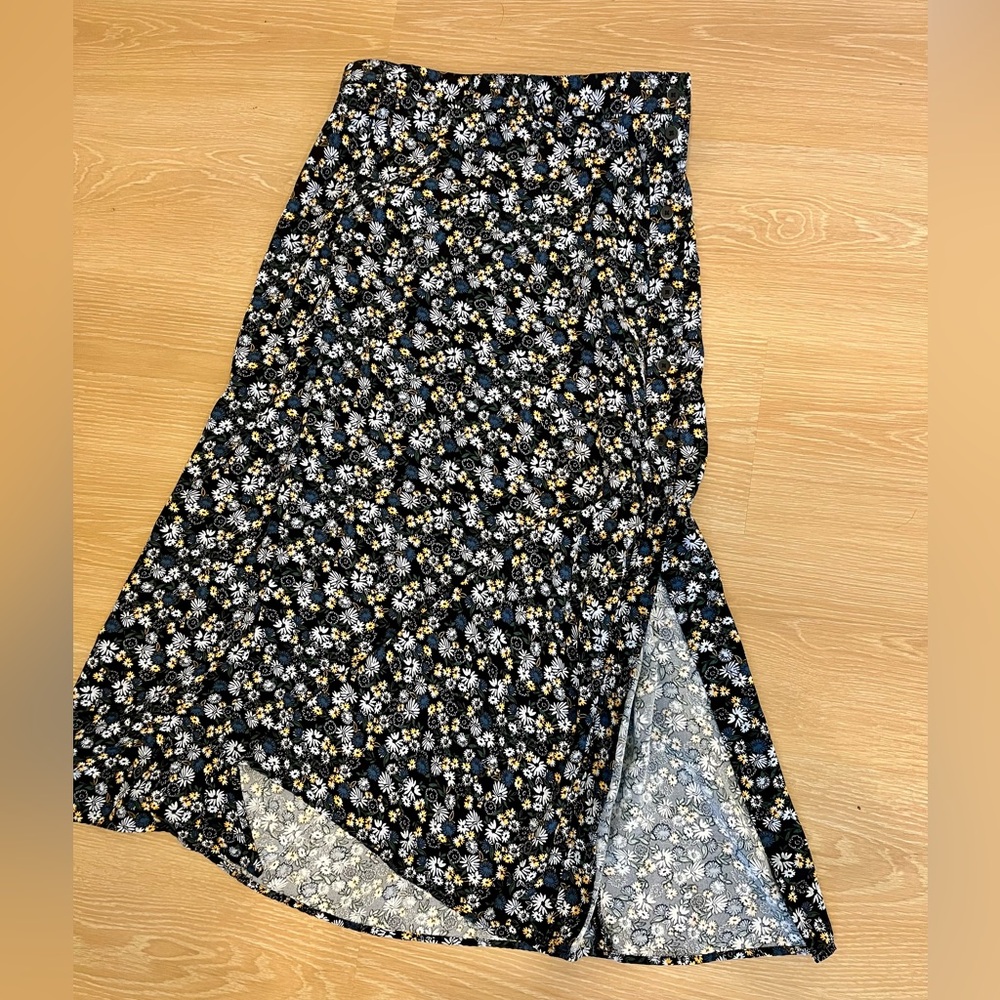 Uniqlo Black and White Asymmetrical Skirt